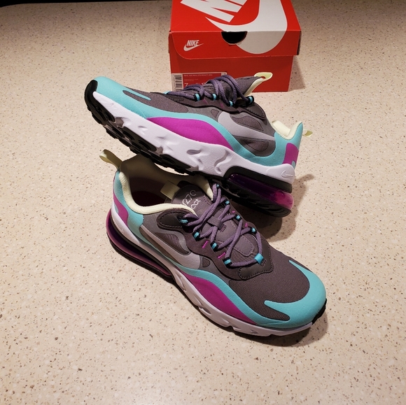🆕️ Nike Air Max 270 React - Picture 3 of 12
